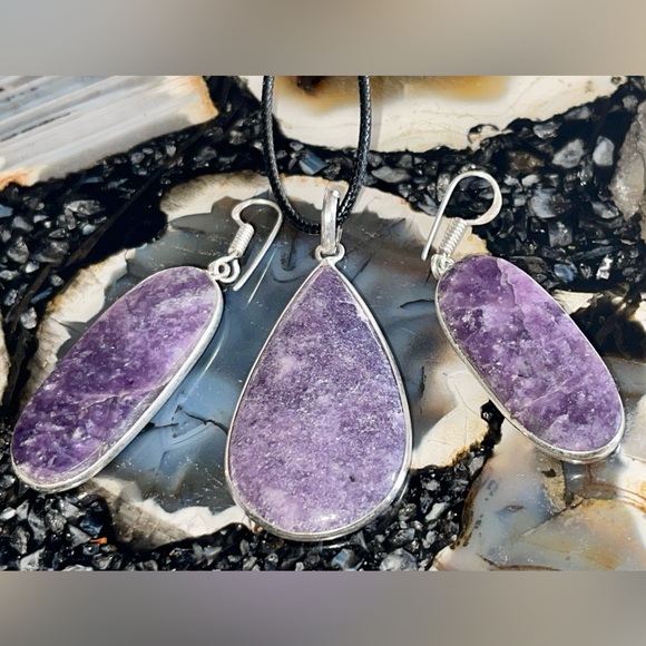 “The Peace Stone” Lepidolite Pendant & Earrings Set - Picture 13 of 17